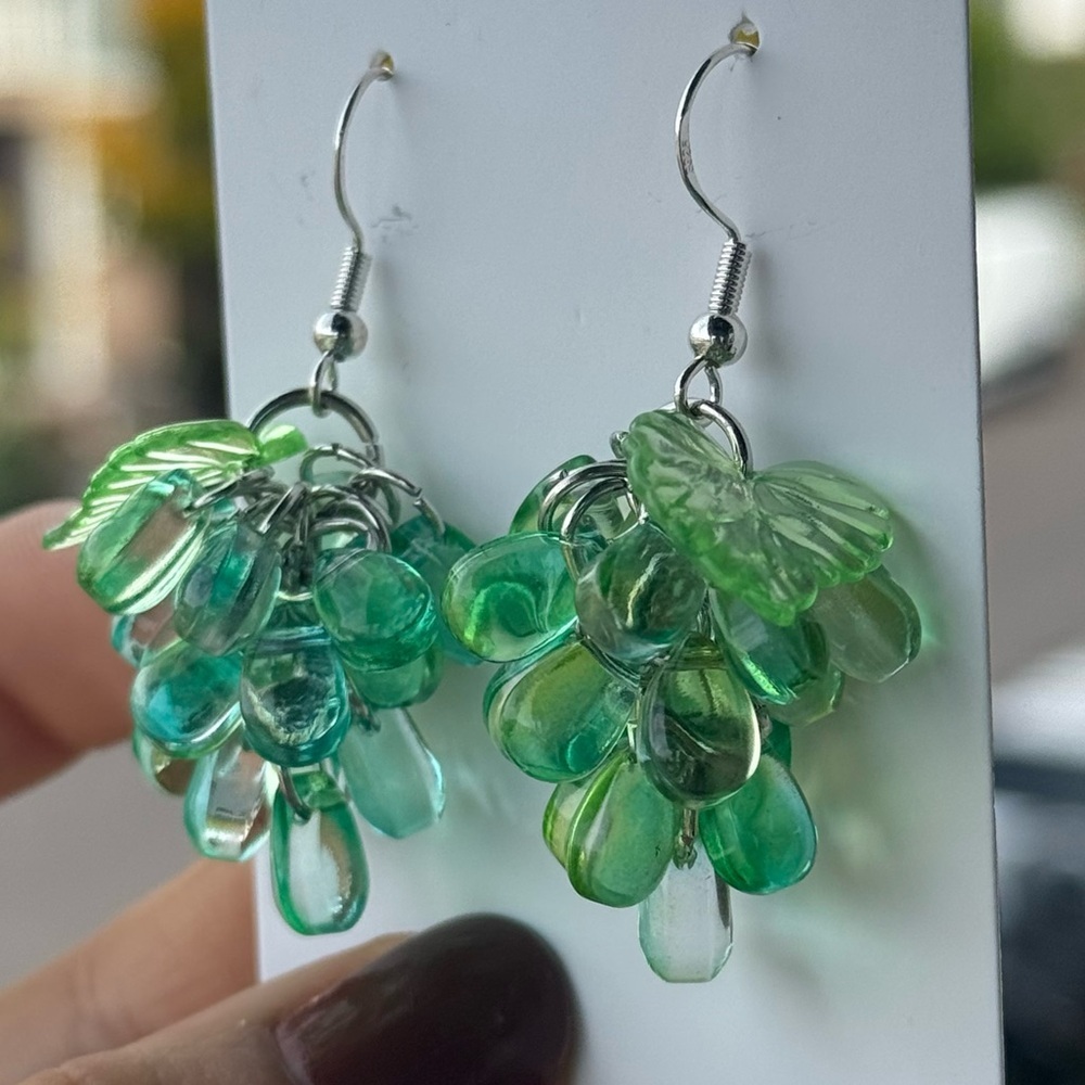 Handmade Beaded Grape Earrings - Picture 4 of 4